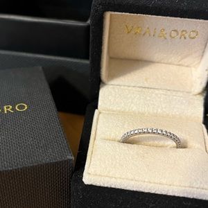 Vrai & Oro The Infinity Band - eternity diamond and platinum band - size 4.75